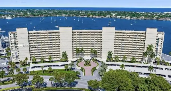 136 Lakeshore Dr #511, North Palm Beach, FL 33408