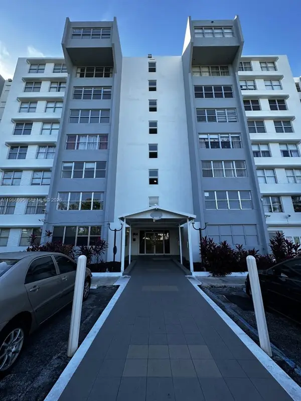 9001 SW 77th Ave C-604, Miami, FL 33156