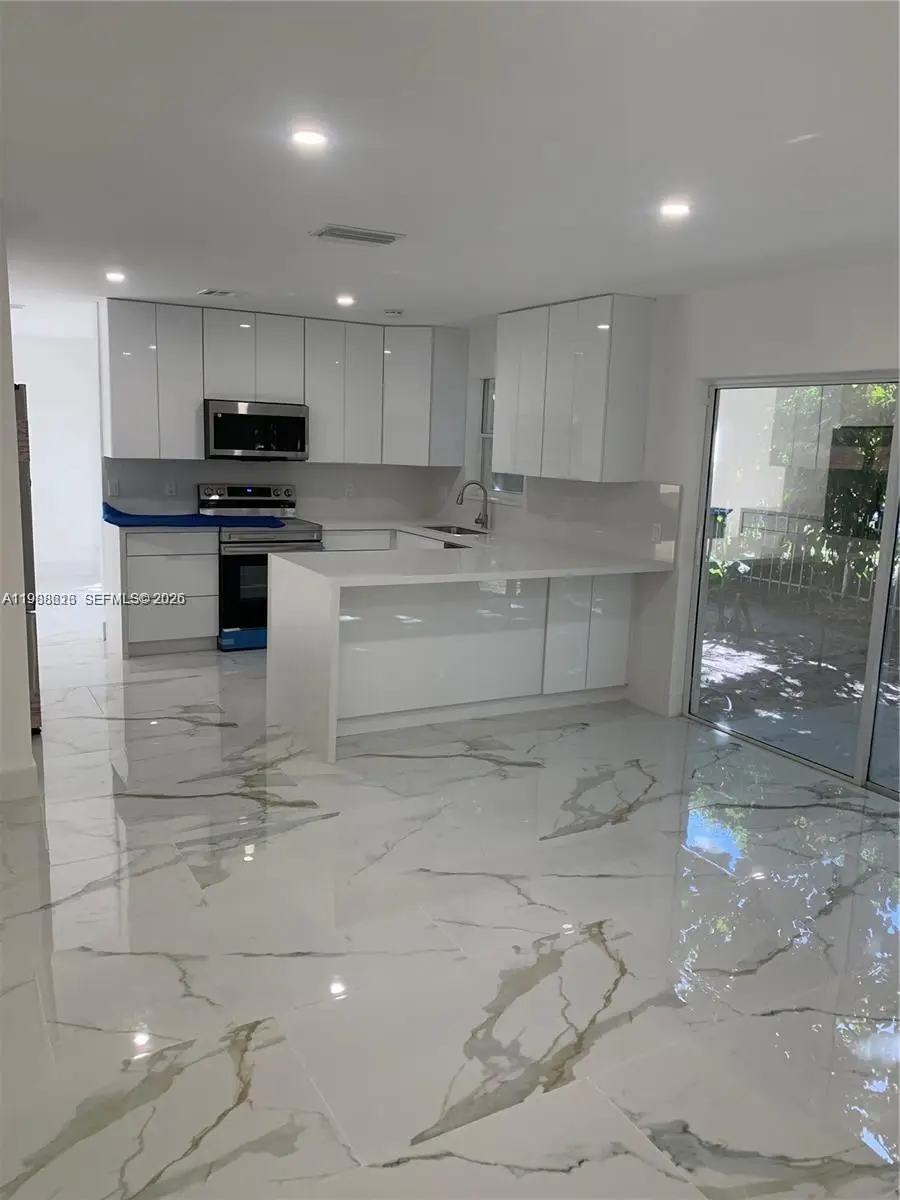 9454 NW 8th Cir, Plantation, FL 33324 - #3