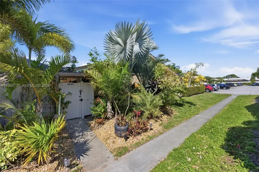 5644 Eagle Lake Dr, Palm Beach Gardens, FL 33418 - #2