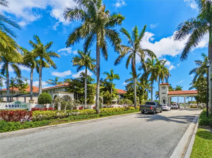 6011 Woods Edge Cir #6011, Riviera Beach, FL 33410 - #2