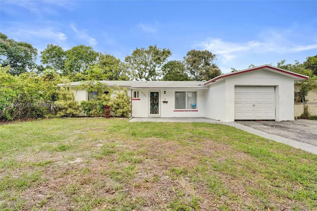 1157 NW 45th Ave, Lauderhill, FL 33313 - #1