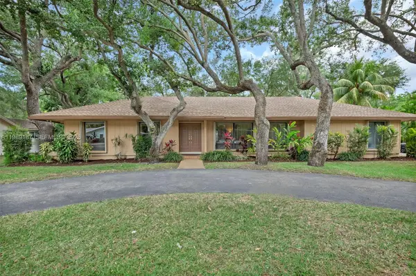 16745 SW 74th Ct, Palmetto Bay, FL 33157