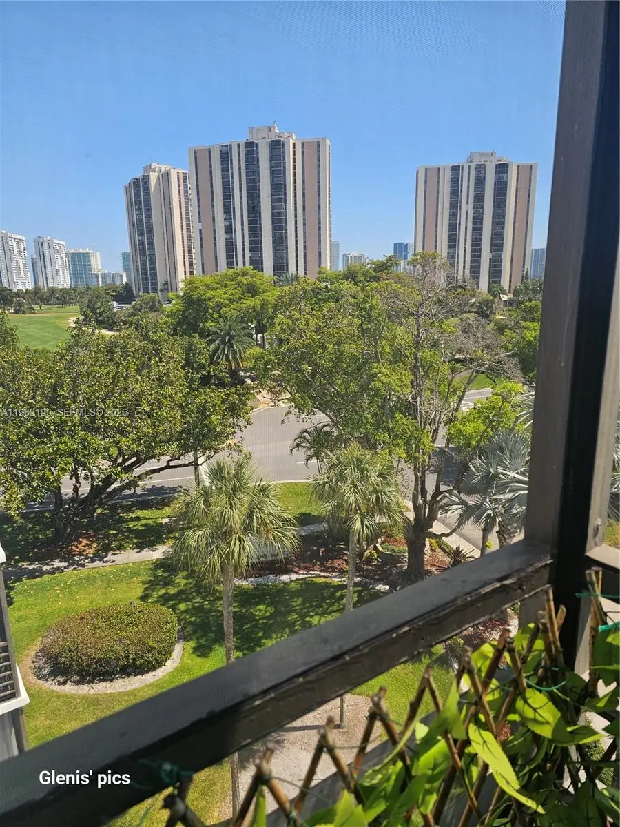 20400 W Country Club Dr #601, Aventura, FL 33180 - #1