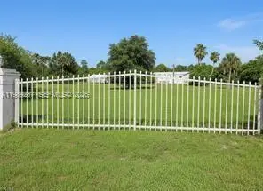 4555 Pioneer 16th St, Clewiston, FL 33440 - #1
