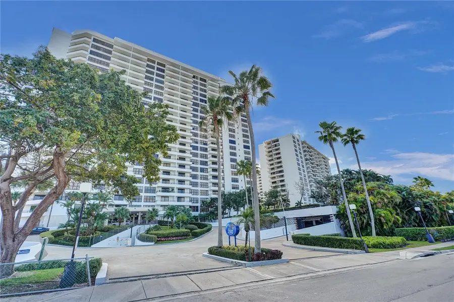 2500 Parkview Dr #808, Hallandale Beach, FL 33009 - #2