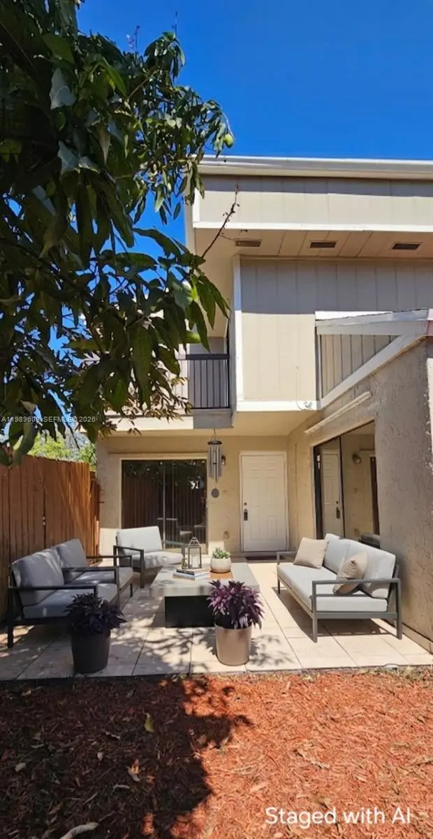 610 Commodore Dr, Plantation, FL 33325 - #1