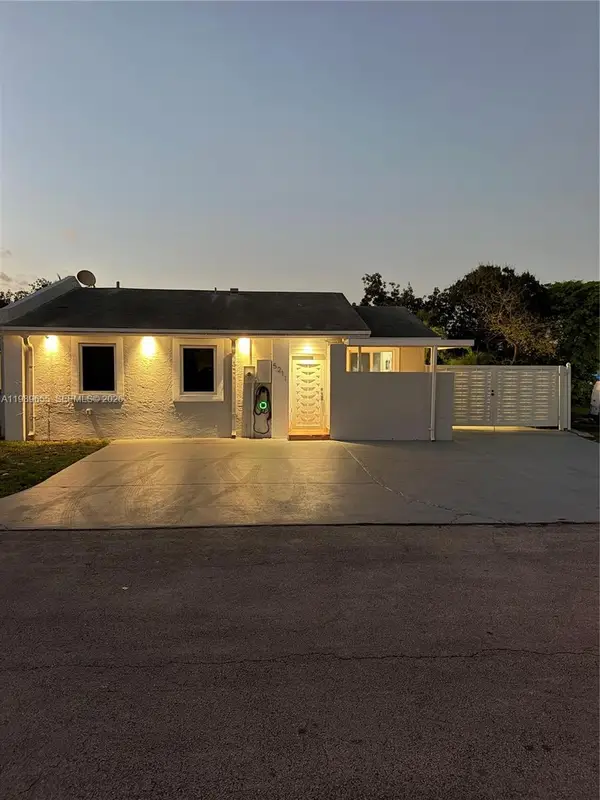 5211 NW 196th Ter, Miami Gardens, FL 33055