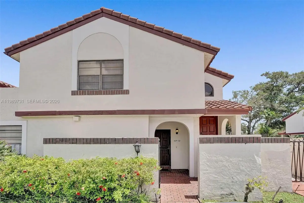 337 Ives Dairy Rd #12, Miami, FL 33179 - #1