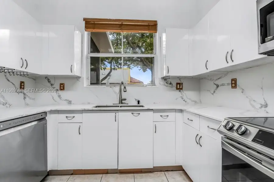 102 Riverwalk Cir, Sunrise, FL 33326 - #3