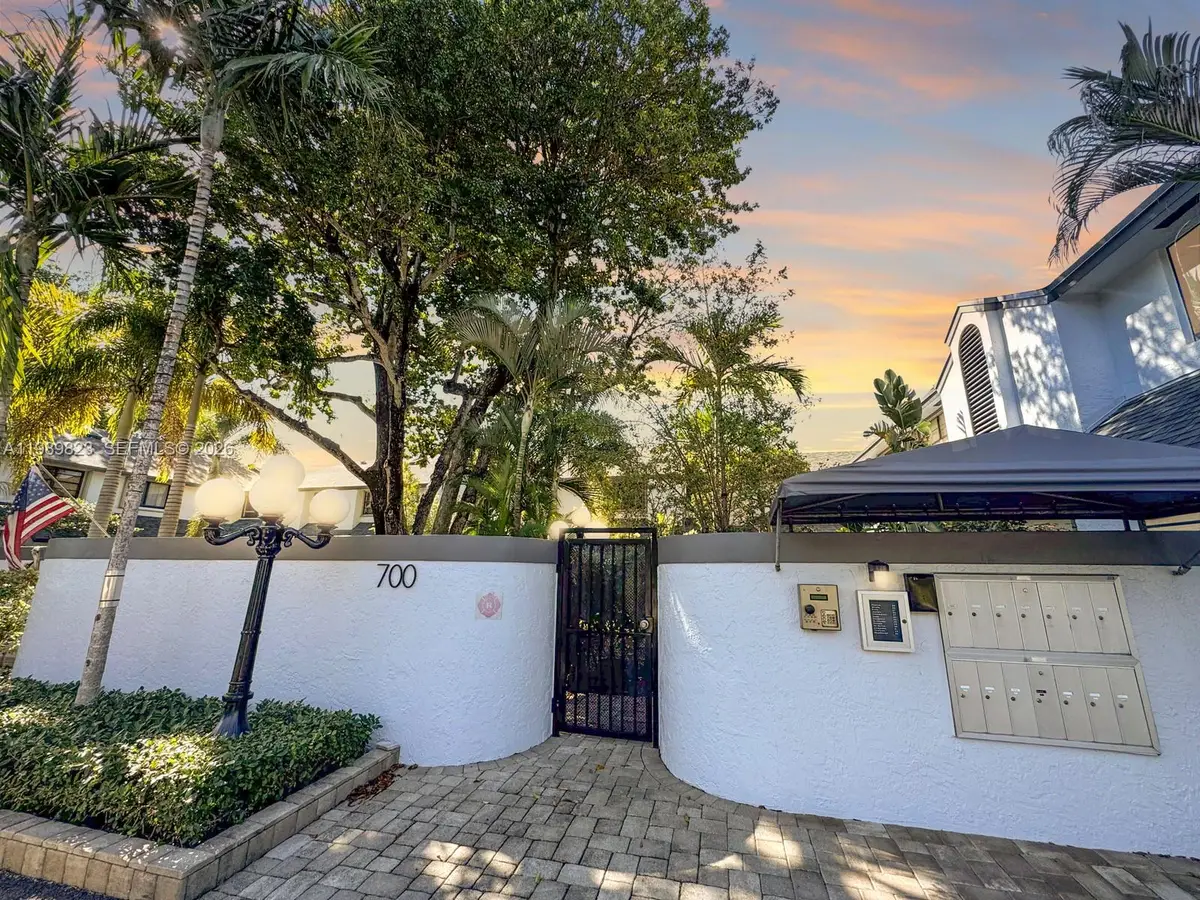 700 SE 14th St #G, Fort Lauderdale, FL 33316 - #1