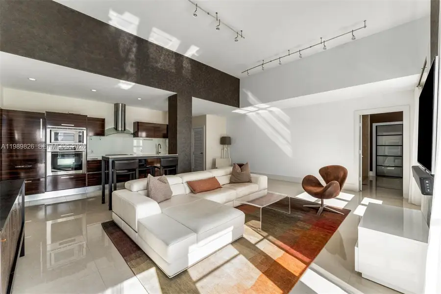 3739 Collins Ave #N-604, Miami Beach, FL 33140 - #3