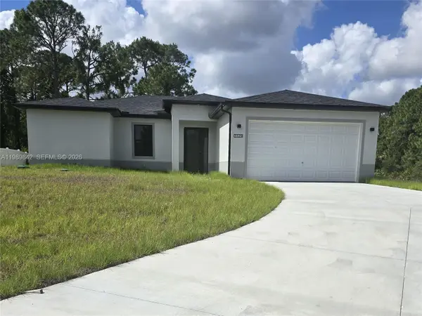2914 67th St W, Lehigh Acres, FL 33971
