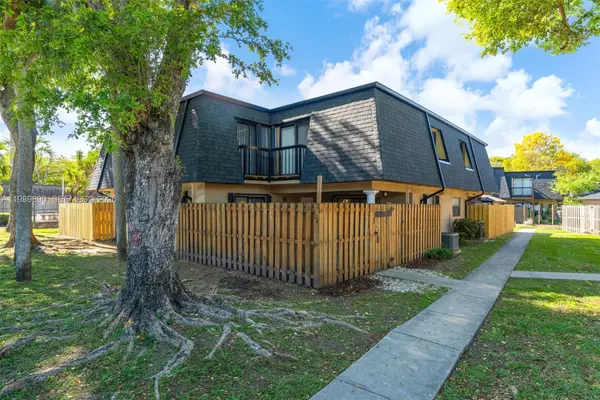 14210 SW 94th Cir Ln #104-35, Miami, FL 33186