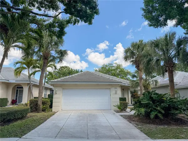 1053 Bedford Ave, Palm Beach Gardens, FL 33403