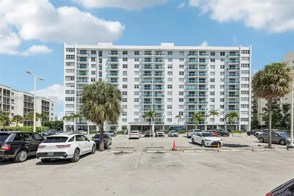 2841 NE 163rd St #605, North Miami Beach, FL 33160