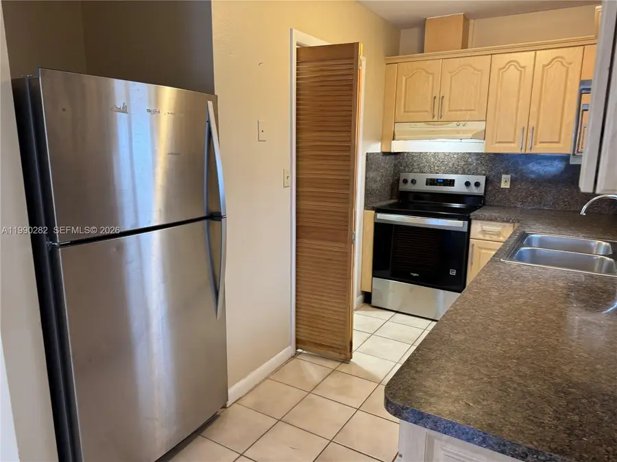 1126 NW 3rd St, Miami, FL 33128 - #2