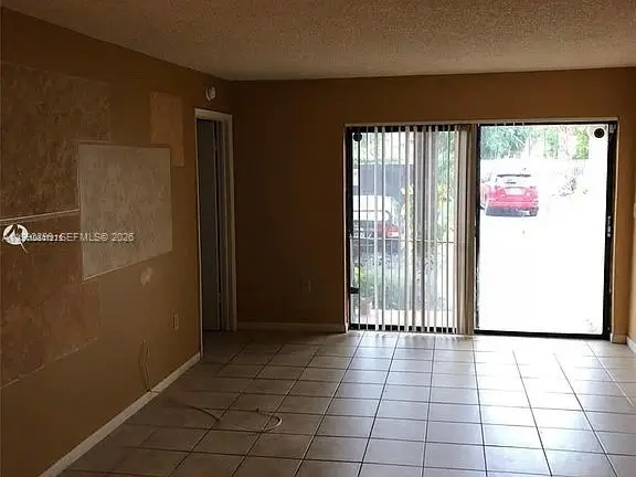 7235 NW 179th St #103, Hialeah, FL 33015