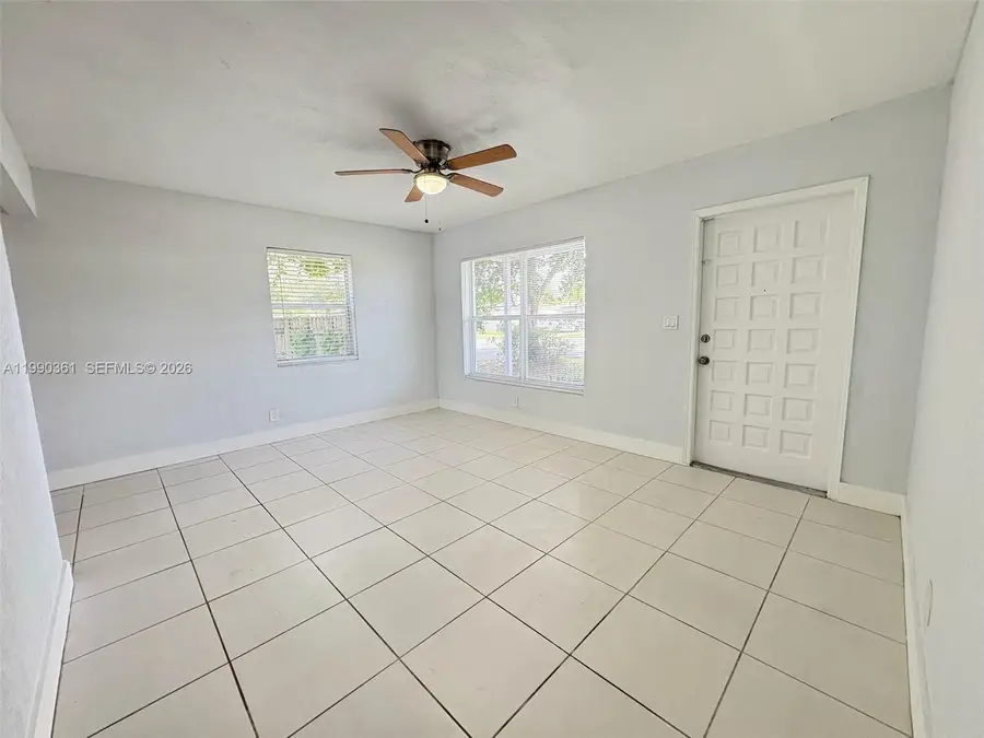 655 SW 6th St, Hallandale Beach, FL 33009 - #2