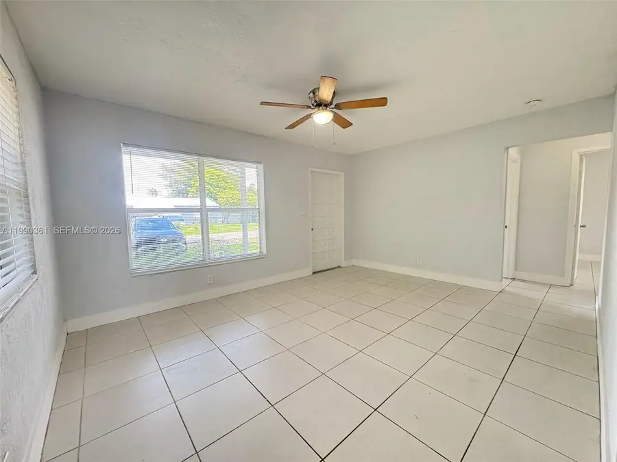 655 SW 6th St, Hallandale Beach, FL 33009 - #3