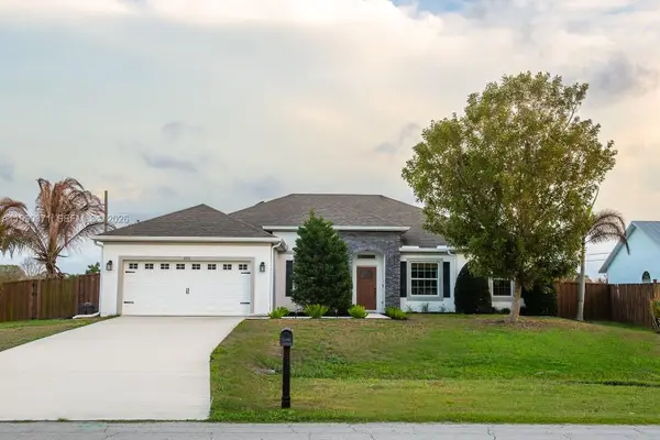 222 SW Kestor Dr, Port St Lucie, FL 34953