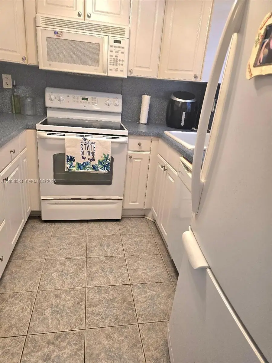 2998 E Sunrise Lakes Dr #111, Sunrise, FL 33322 - #2