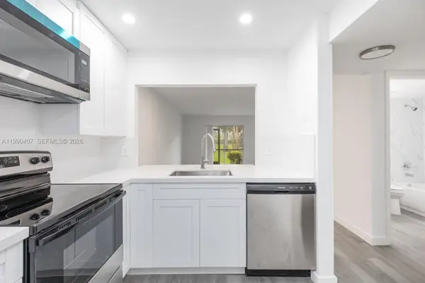 10330 NW 8th St #104, Pembroke Pines, FL 33026