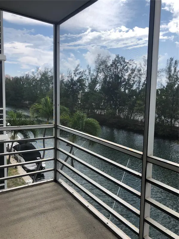 3660 NE 166th St #305, North Miami Beach, FL 33160