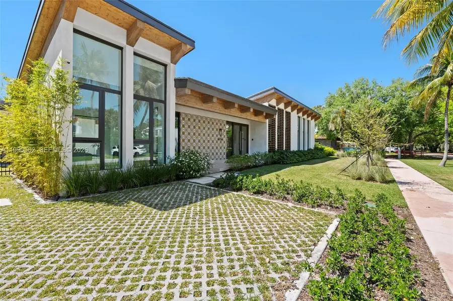 6716 San Vicente St, Coral Gables, FL 33146 - #3