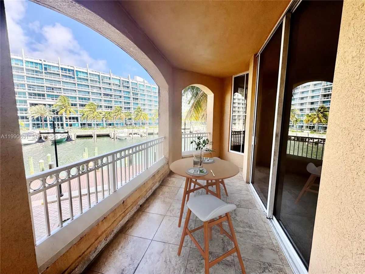 3001 NE 185th St #213, Aventura, FL 33180 - #1