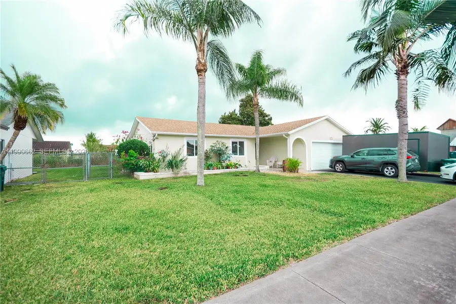 26581 SW 122nd Ct, Homestead, FL 33032 - #2