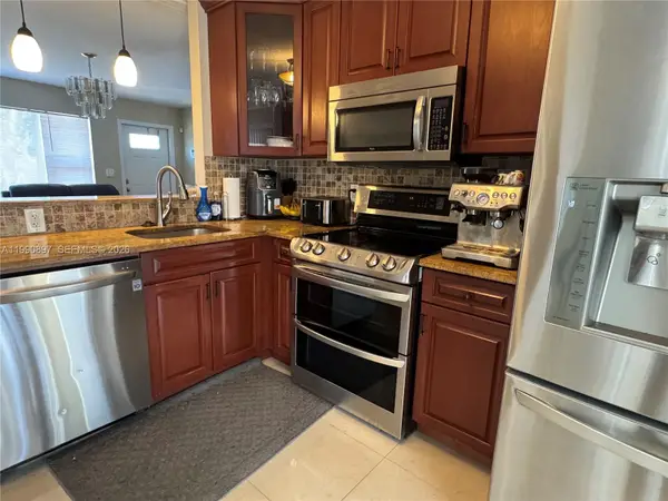 1460 NE 30th Ct, Pompano Beach, FL 33064