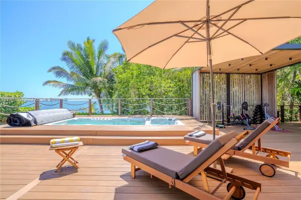 11450 N Bayshore Dr, North Miami, FL 33181