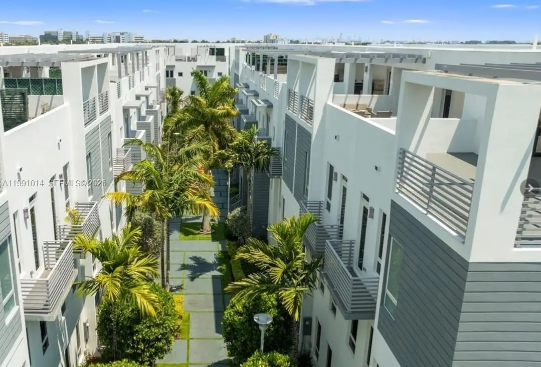 9133 NW 33rd St, Doral, FL 33172 - #1