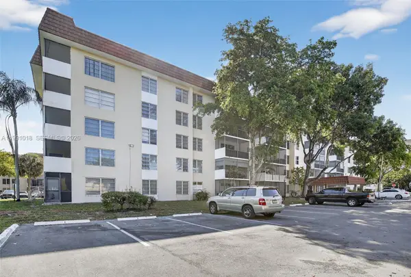 4172 Inverrary Dr #503, Lauderhill, FL 33319