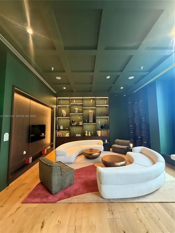 11 NE 6 Street #706, Miami, FL 33132