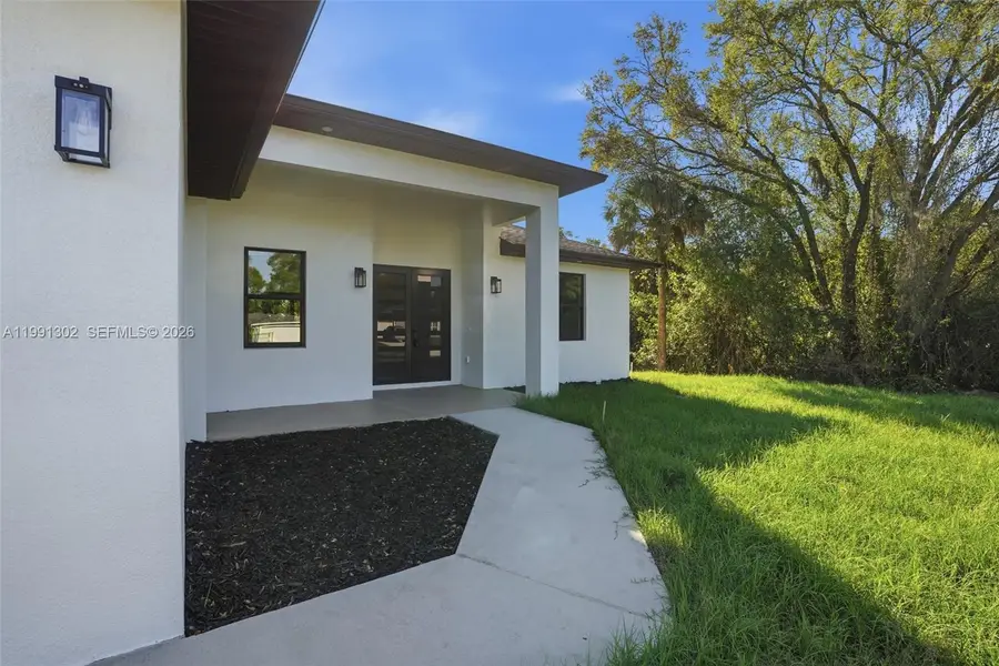 2039 Detroit Dr, Labelle, FL 33935 - #3