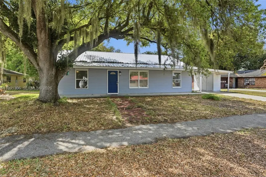 210 E Sugarland Cir, Clewiston, FL 33440 - #2