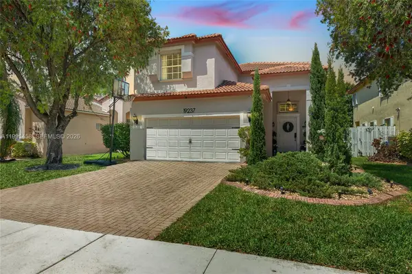 19237 NW 13th St, Pembroke Pines, FL 33029