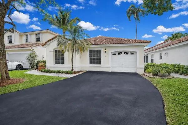 922 Opal Ter, Weston, FL 33326