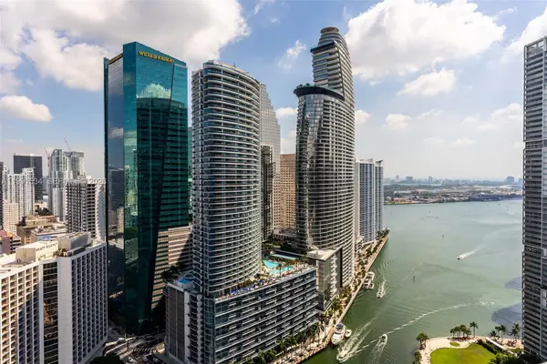 77 SE 5th Street #2403, Miami, FL 33131