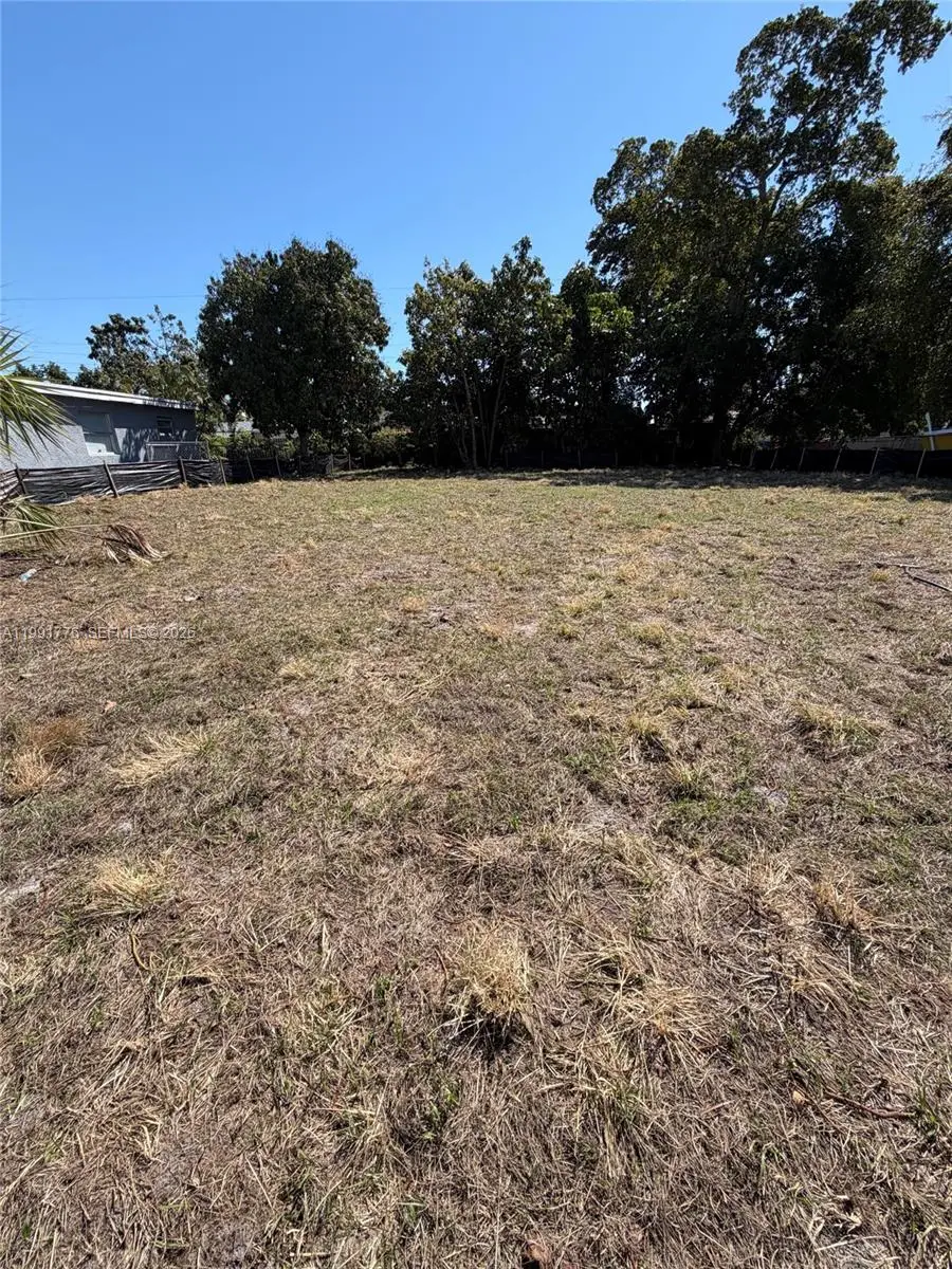 4240 NE 3rd Ave, Deerfield Beach, FL 33064 - #1