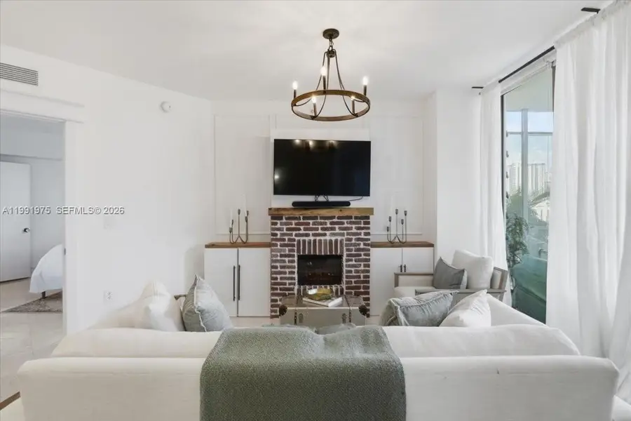 350 S Miami Ave #1205, Miami, FL 33130 - #3