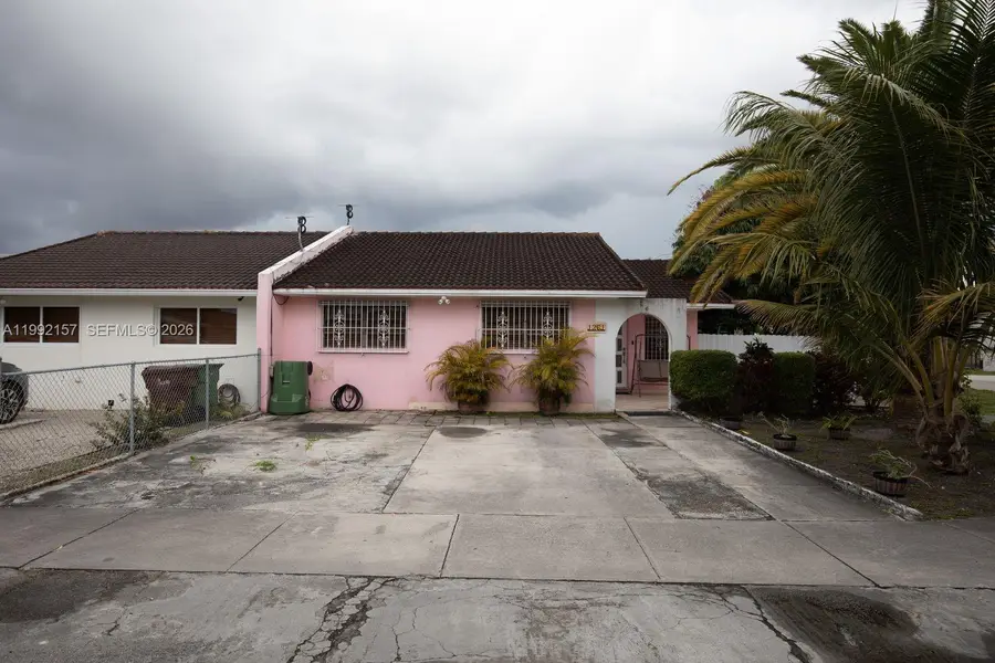 1261 W 43rd Pl, Hialeah, FL 33012 - #2
