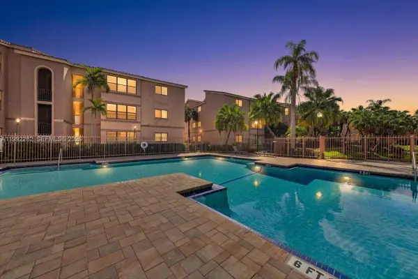 2796 S University Dr #2202, Davie, FL 33328