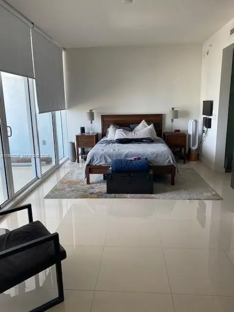 1040 Biscayne Blvd #2605, Miami, FL 33132