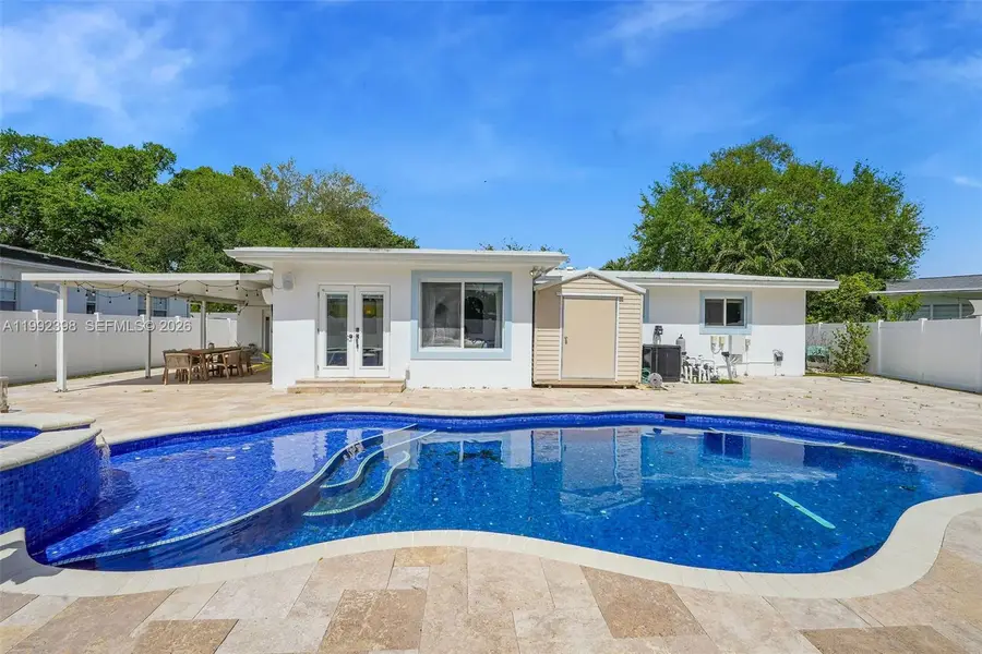 30 Bentley Dr, Miami Springs, FL 33166 - #2