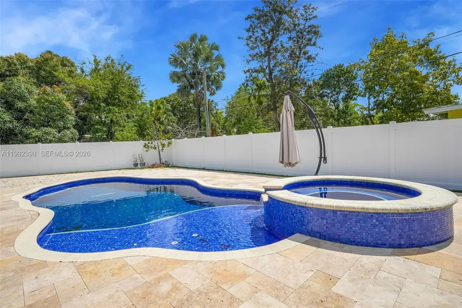 30 Bentley Dr, Miami Springs, FL 33166 - #3