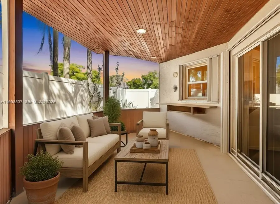 371 NW 101st Ter, Pembroke Pines, FL 33026 - #2