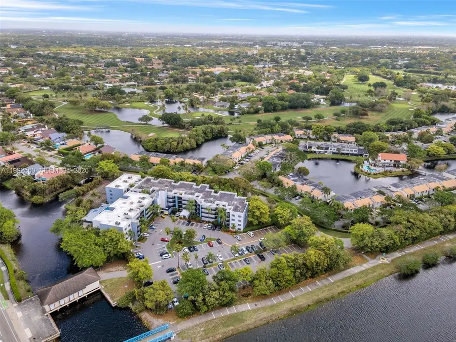 1021 Mockingbird Ln #302, Plantation, FL 33324 - #2